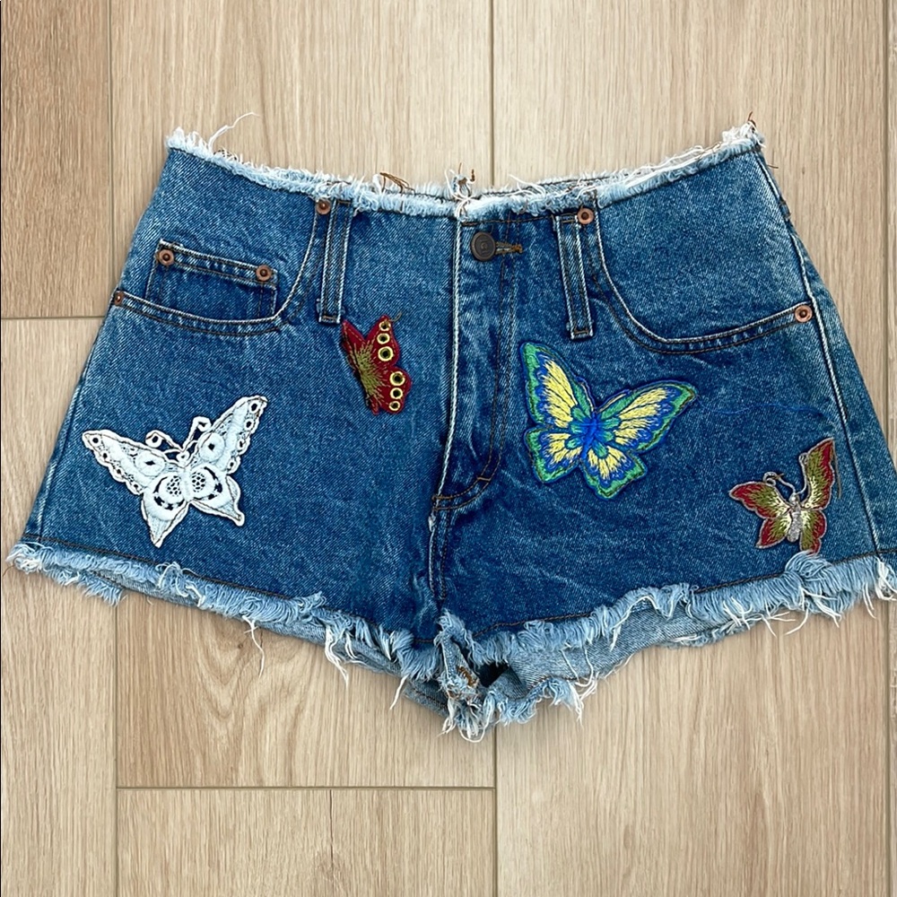 LEI vintage Embroidered Denim Shorts with Butterfly Patches